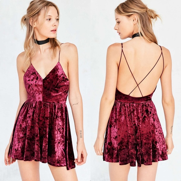 'Jana' Velvet Dress - Picture 2 of 7